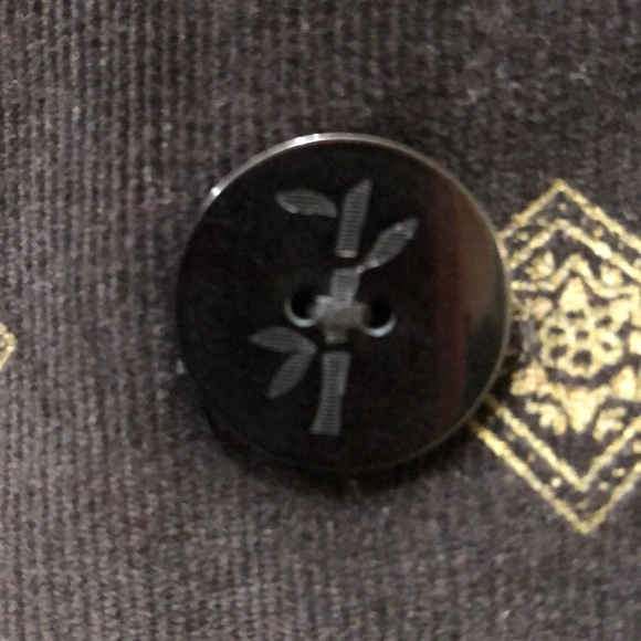 Hearts of Palm Designed and Embroidered Button Blazer - Picture 9 of 11